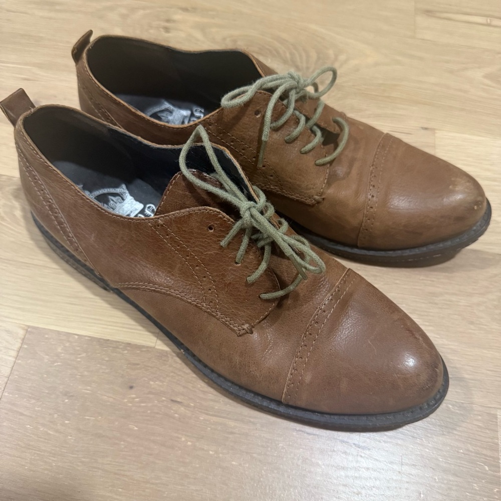 Women’s Brown Leather Lace-Up Oxford Shoes, Size 8